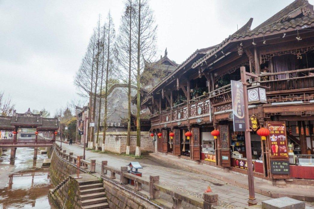 逃出美丽度假胜地